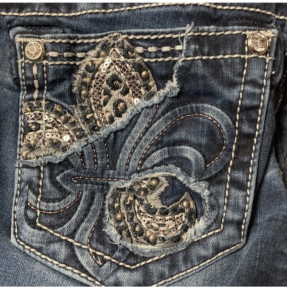 MissMe Size 26 Mid Rise Easy Boot Jeans PreOwned - Picture 3 of 5